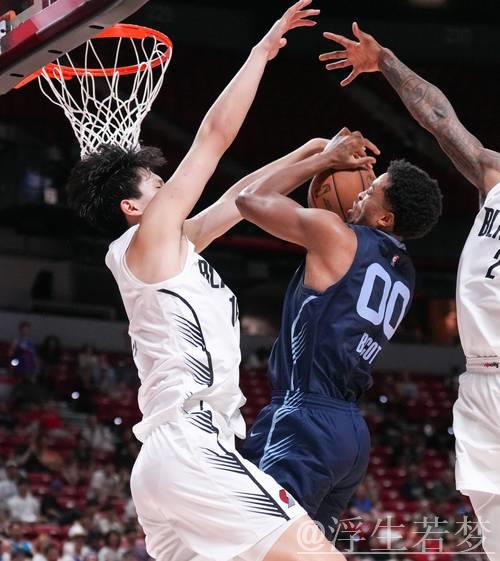 杨瀚森迎生涯首秀 开拓者惜败灰熊